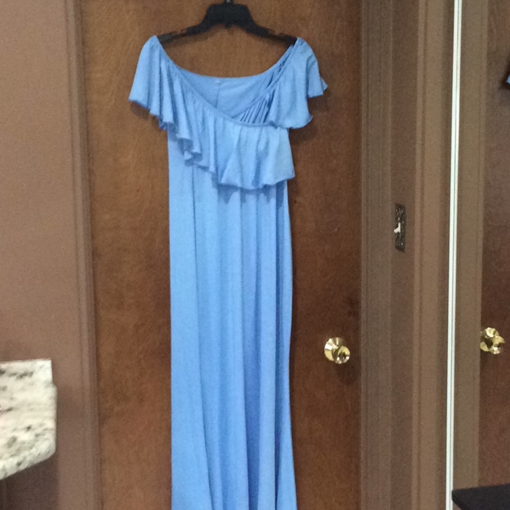 Maternity long dress off the shoulder NWOT